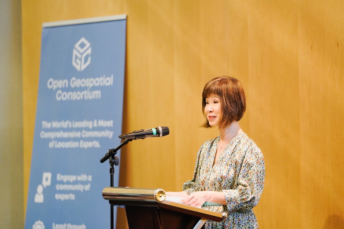 Dr Amy Khor delivering a speech